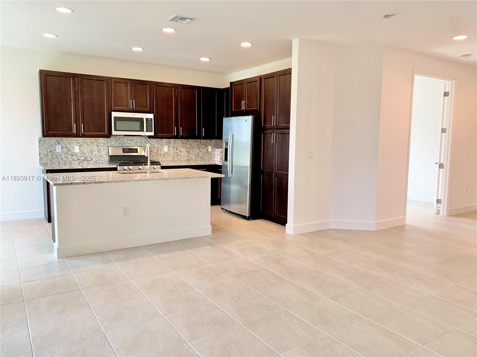 RIVERLAND PARCEL C - PLAT - Residential Lease
