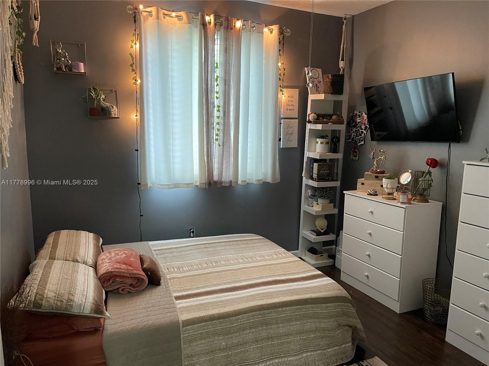 SILVER PALM HOMES - Residential