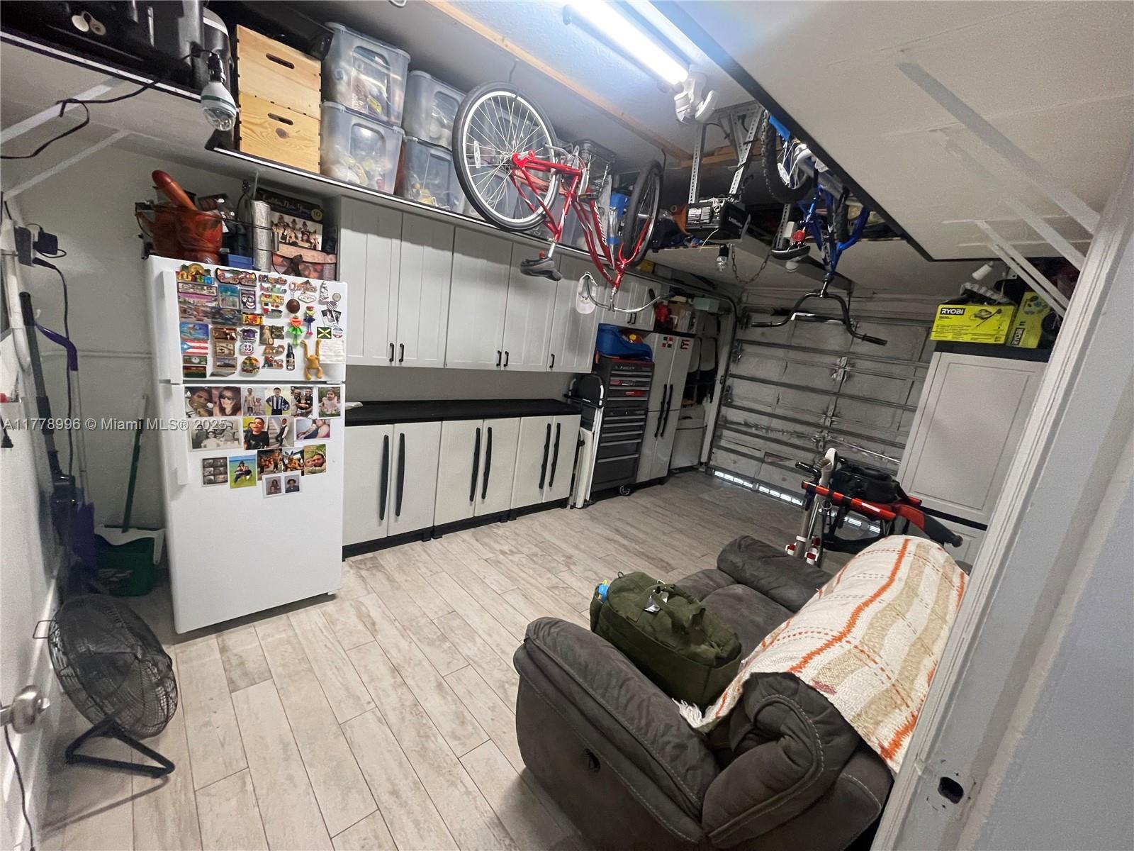 SILVER PALM HOMES - Residential