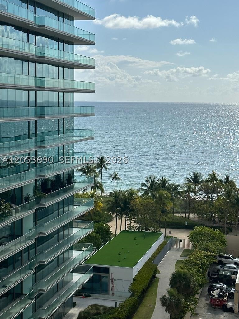 10185 Collins Ave 1103