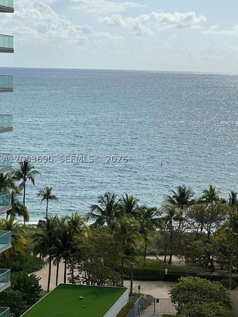 10185 Collins Ave 1103