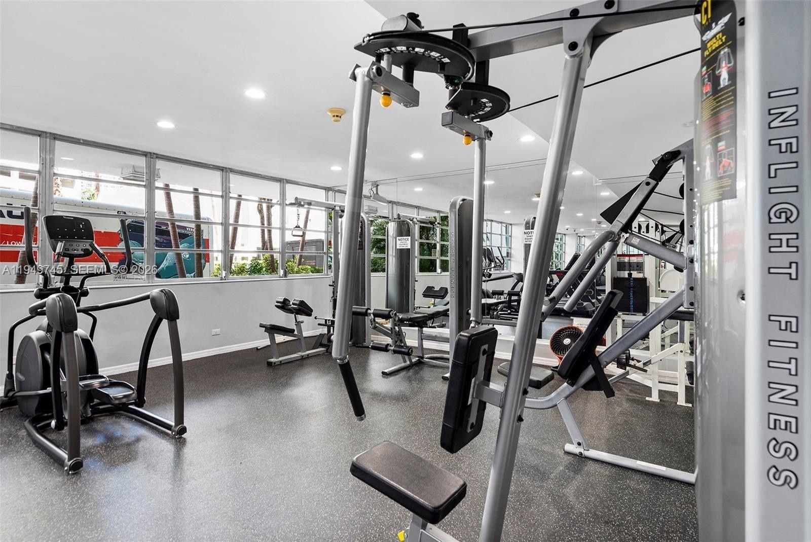 BRICKELL BAY TOWER CONDO - Residential