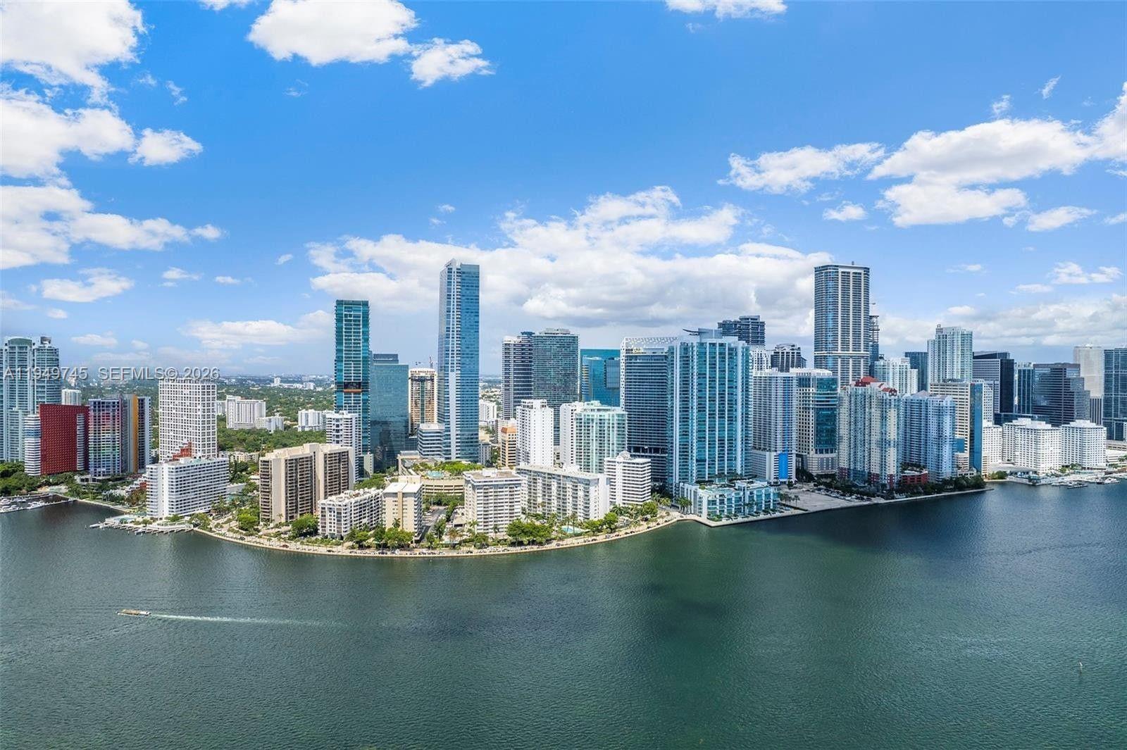 BRICKELL BAY TOWER CONDO - Residential