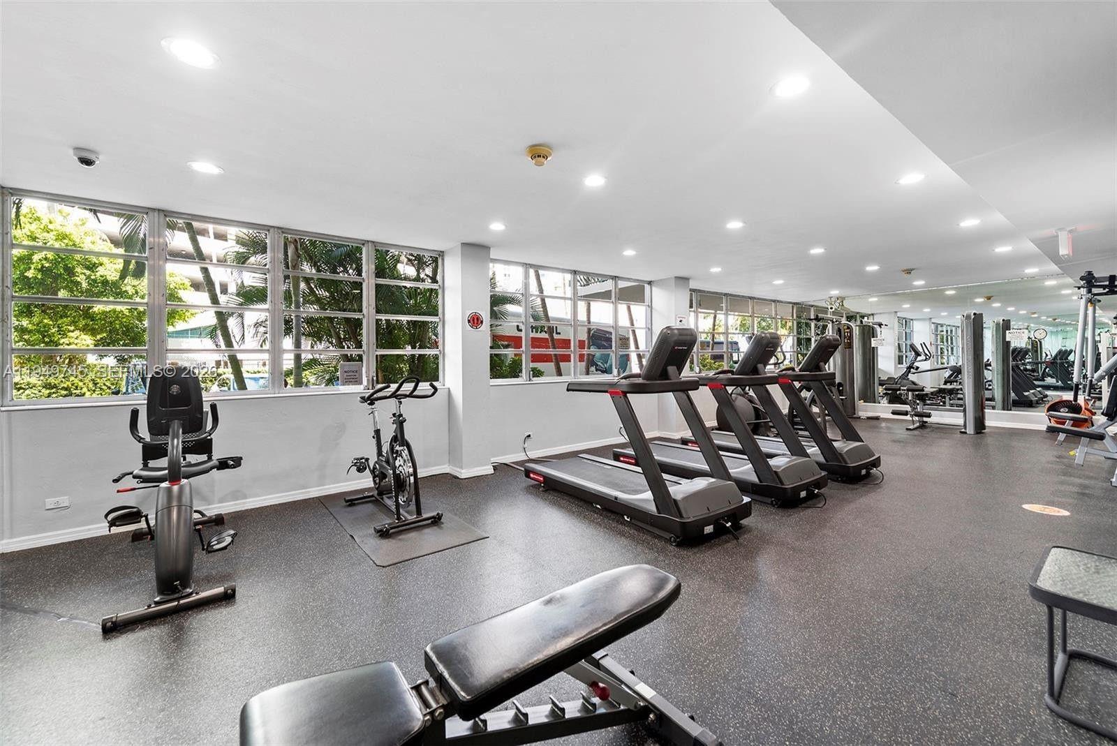 BRICKELL BAY TOWER CONDO - Residential