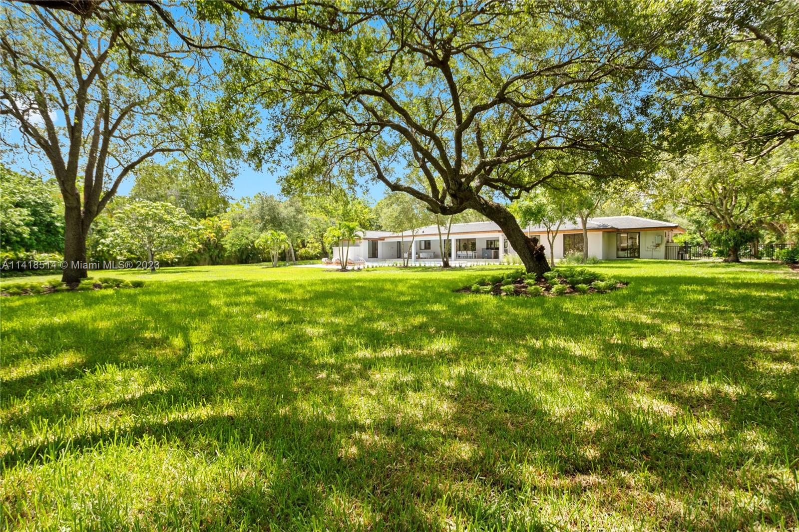 BRUCE-LAURIE SUB - Residential