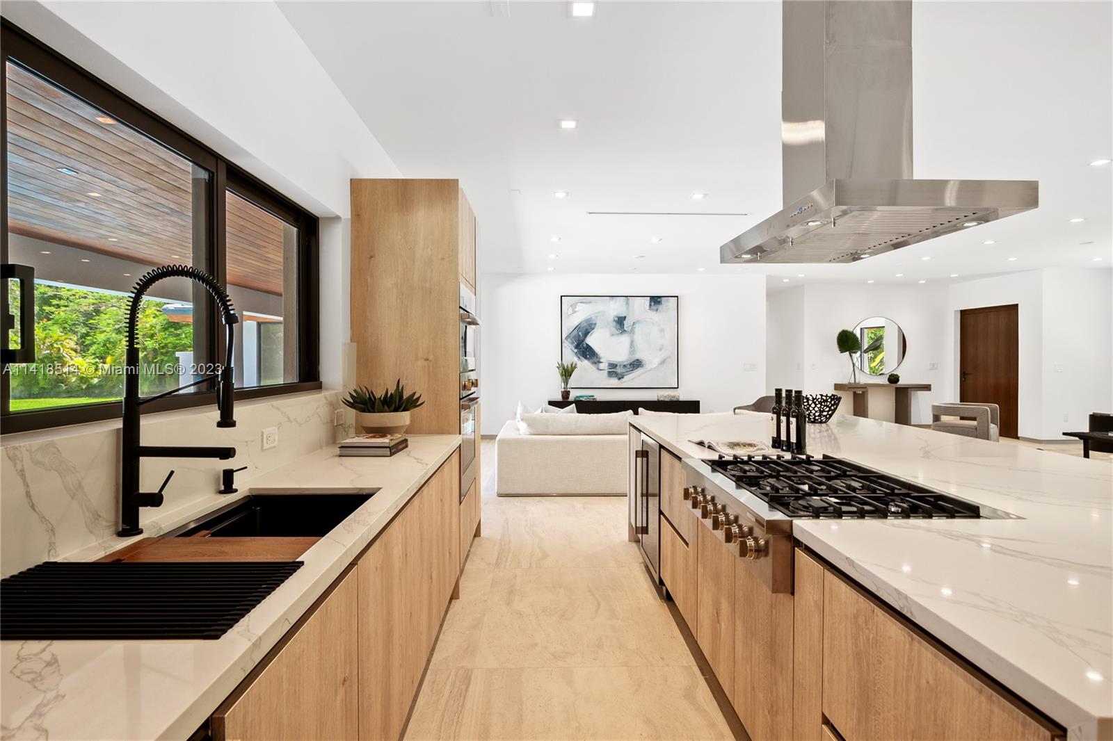 BRUCE-LAURIE SUB - Residential