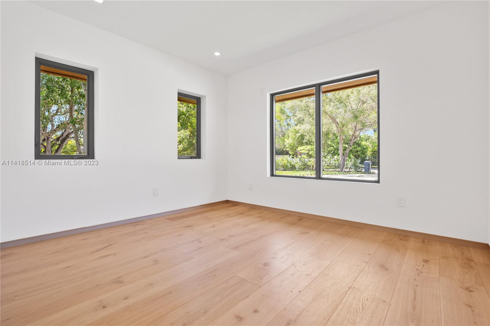 BRUCE-LAURIE SUB - Residential