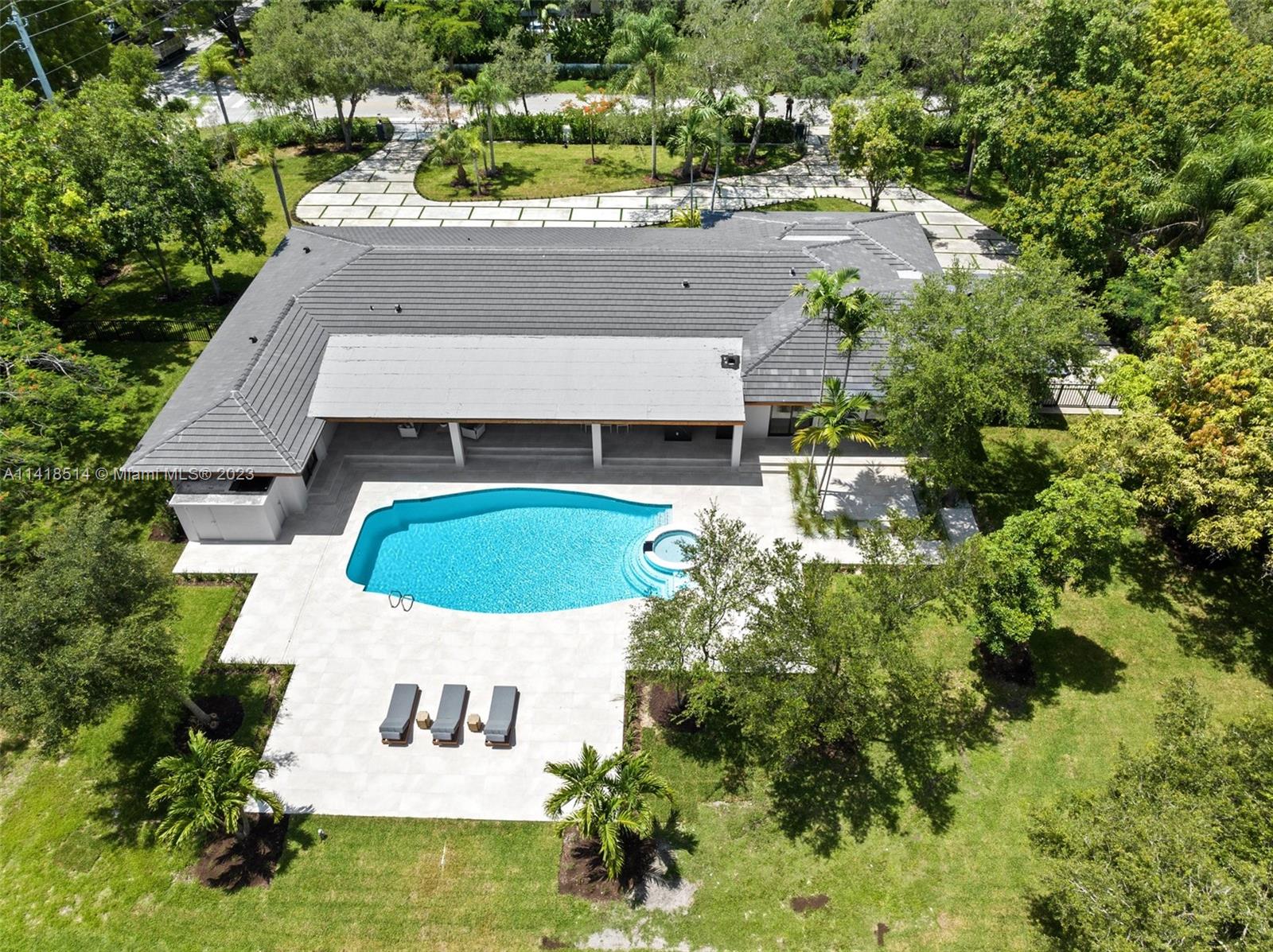 BRUCE-LAURIE SUB - Residential