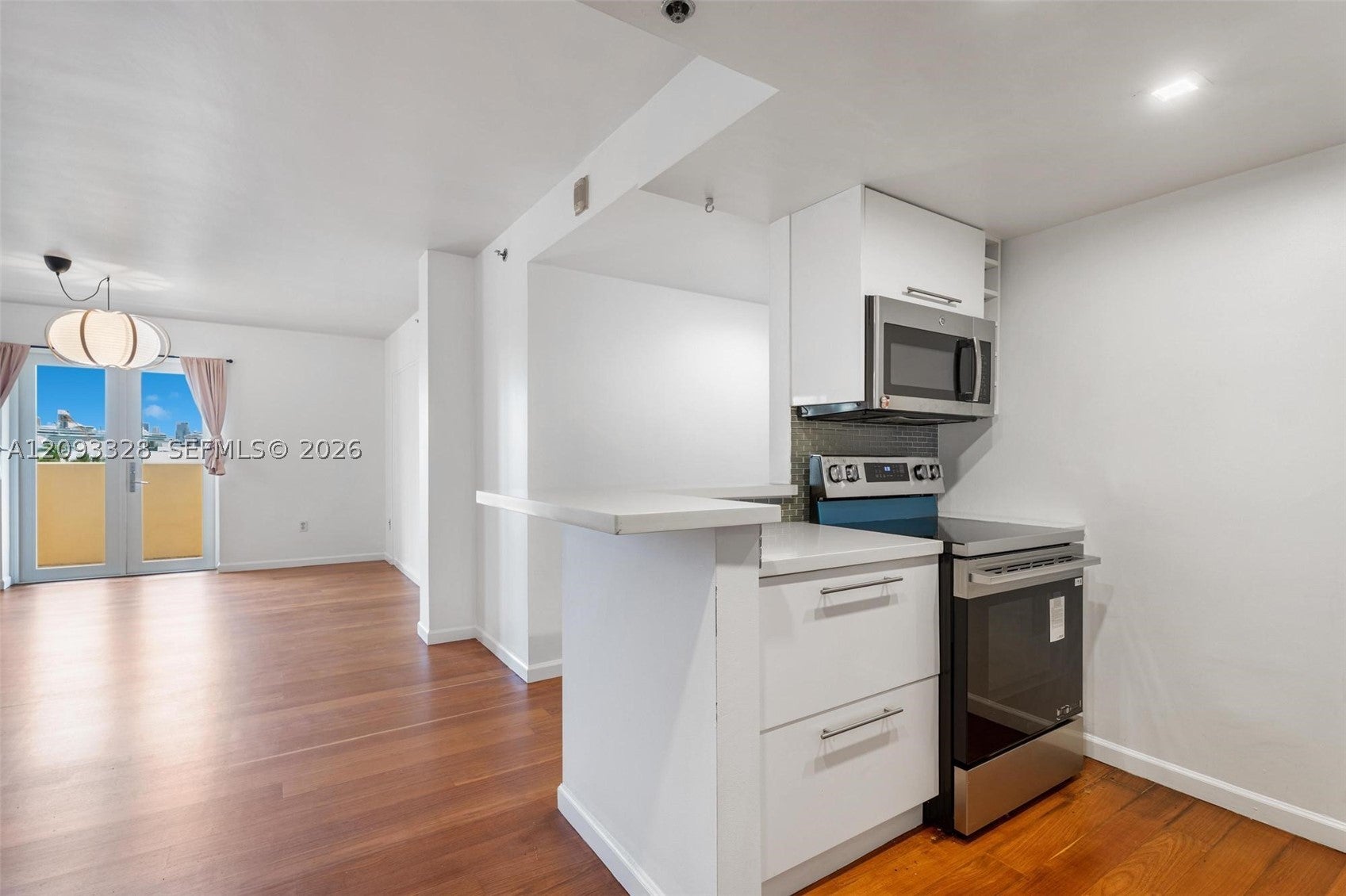 227 Michigan Ave 405