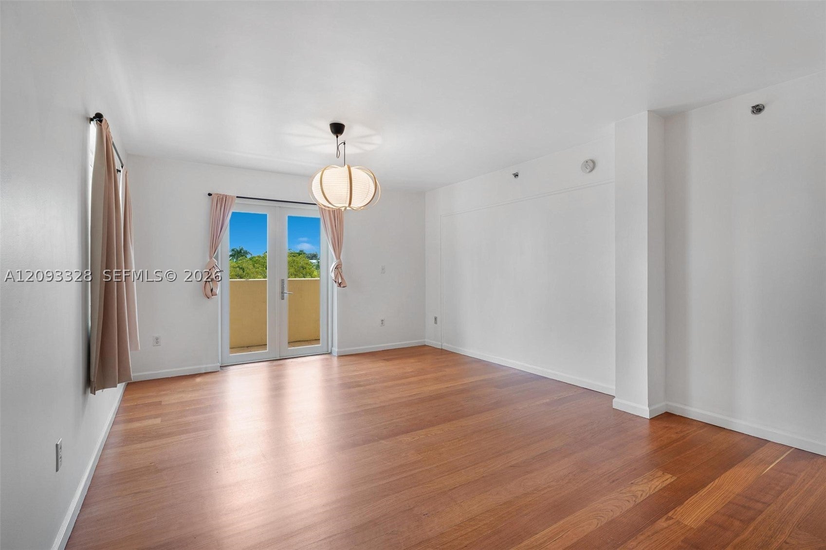 227 Michigan Ave 405