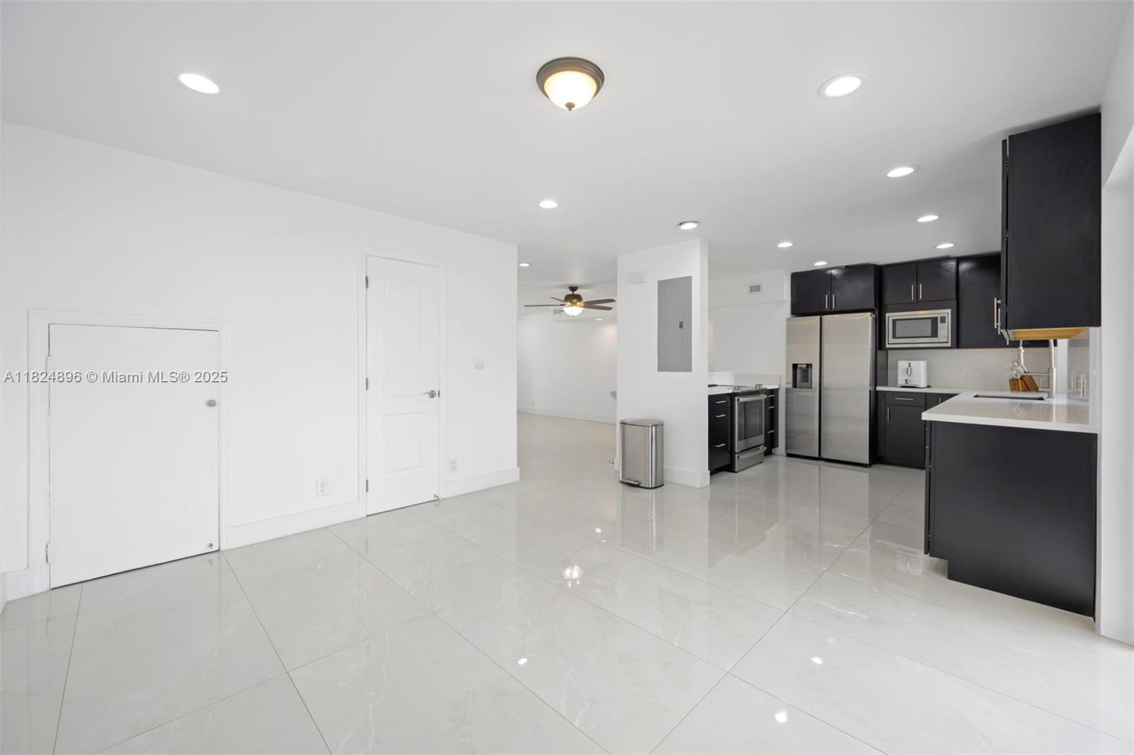 3896 Meadow Ln 245, Hollywood, FL, 33021/$499,000 4 3896 Meadow Ln 245