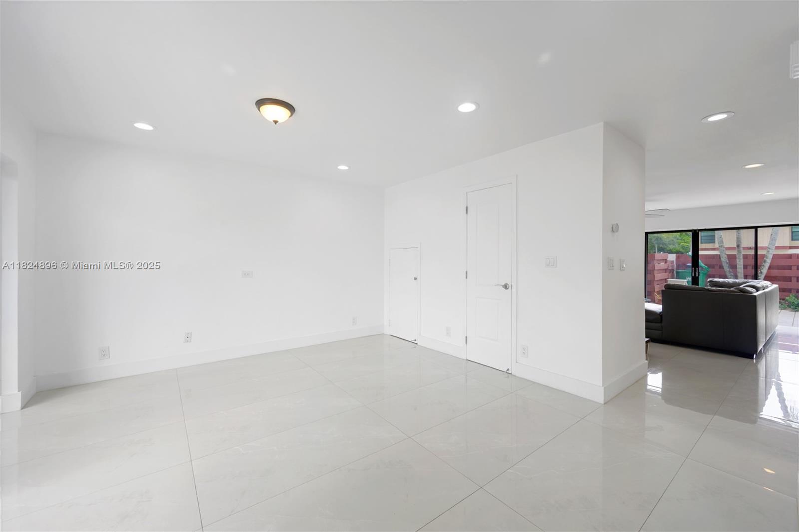 3896 Meadow Ln 245, Hollywood, FL, 33021/$499,000 3 3896 Meadow Ln 245