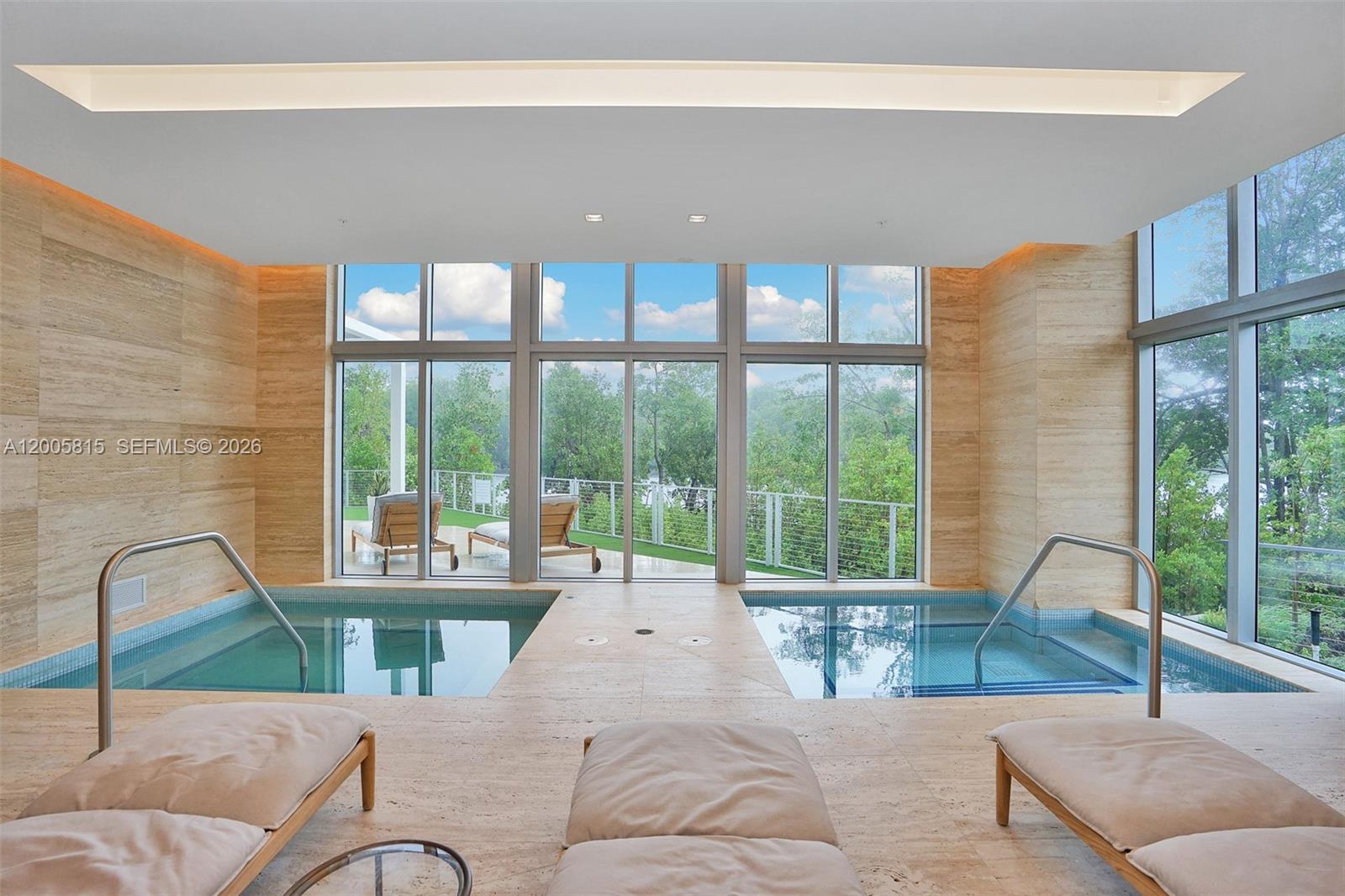 THE HARBOUR NORTH CONDO - Residential