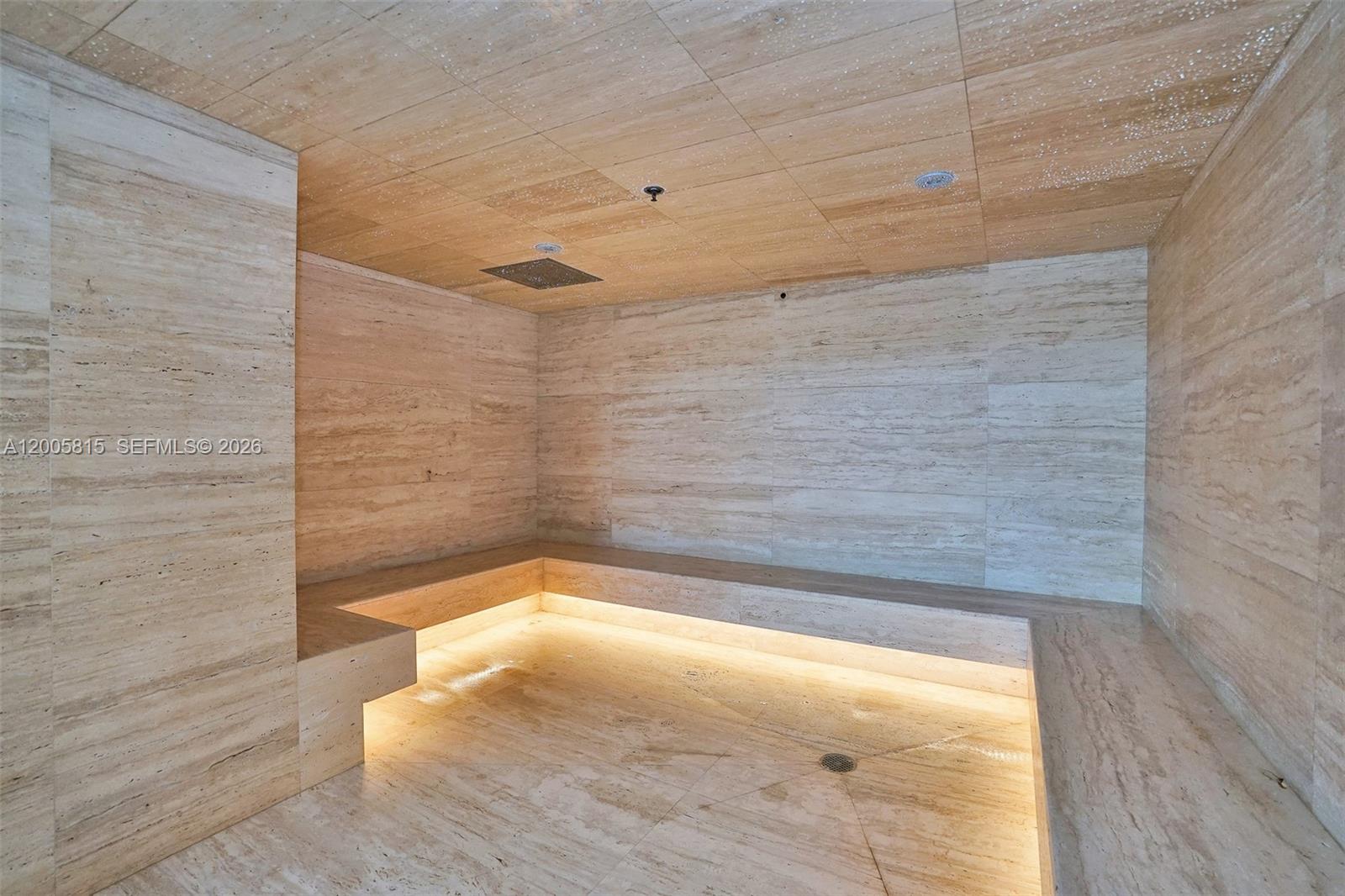 THE HARBOUR NORTH CONDO - Residential