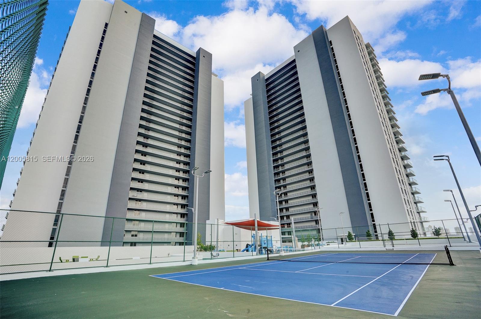 THE HARBOUR NORTH CONDO - Residential