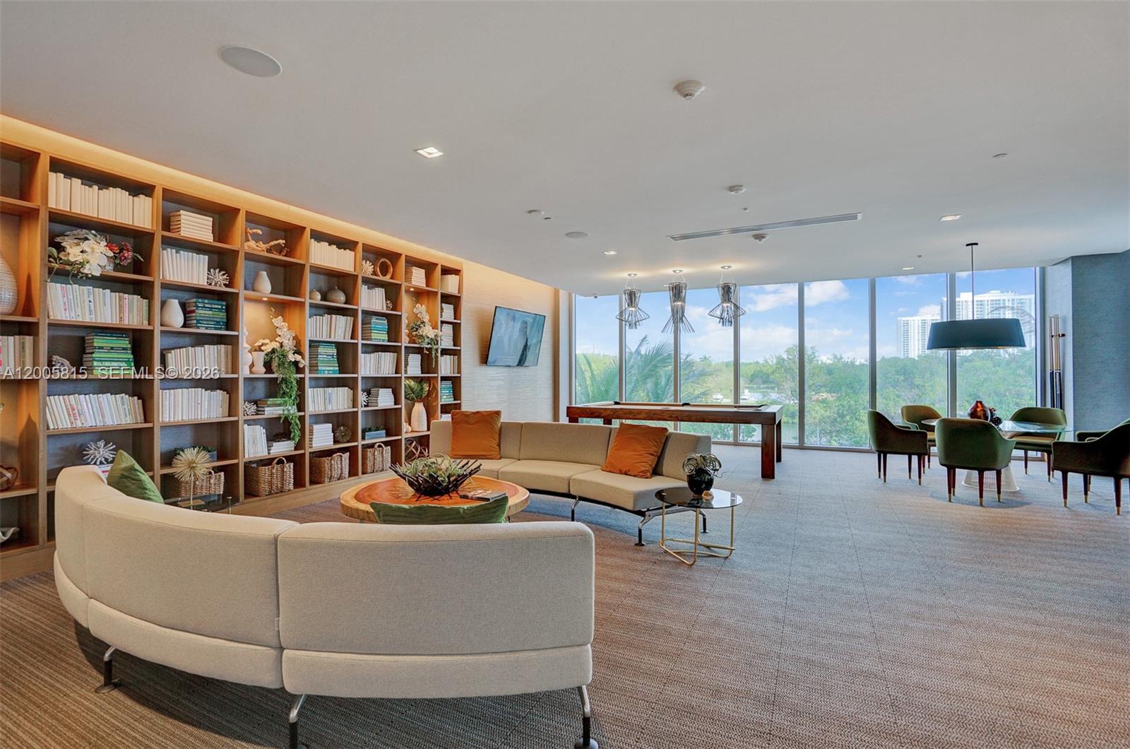 THE HARBOUR NORTH CONDO - Residential