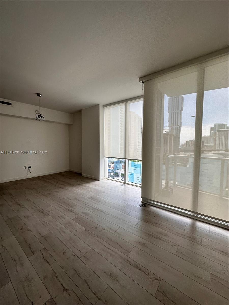 THE CRIMSON CONDO - Residential