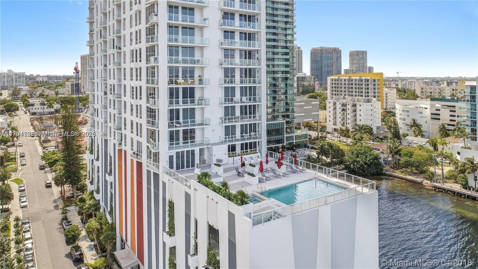 THE CRIMSON CONDO - Residential