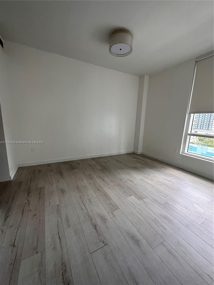 THE CRIMSON CONDO - Residential