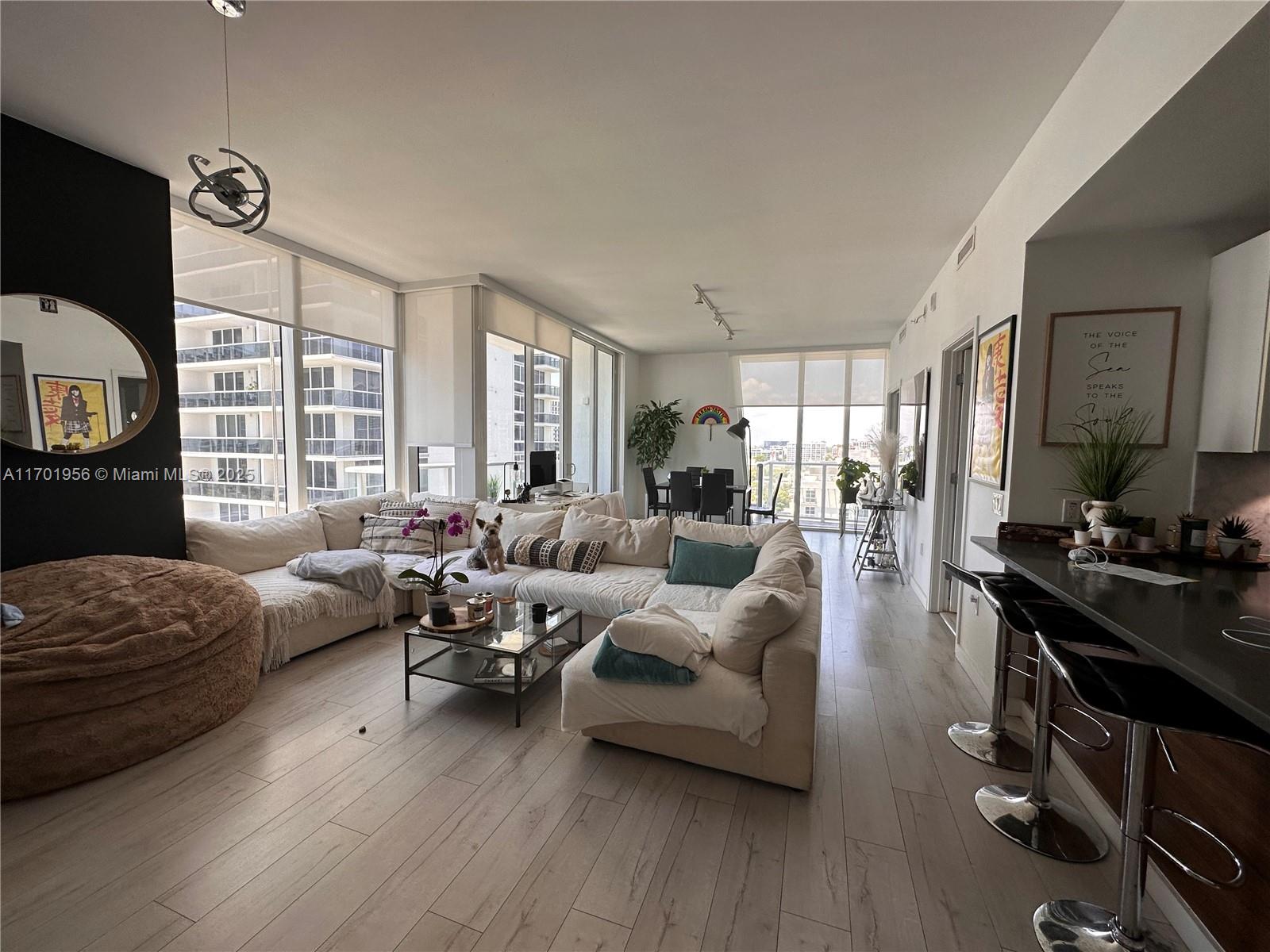 THE CRIMSON CONDO - Residential