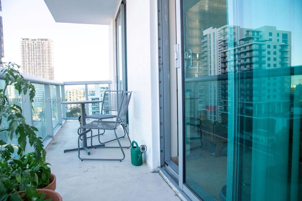 GALLERY ART CONDO - Residential