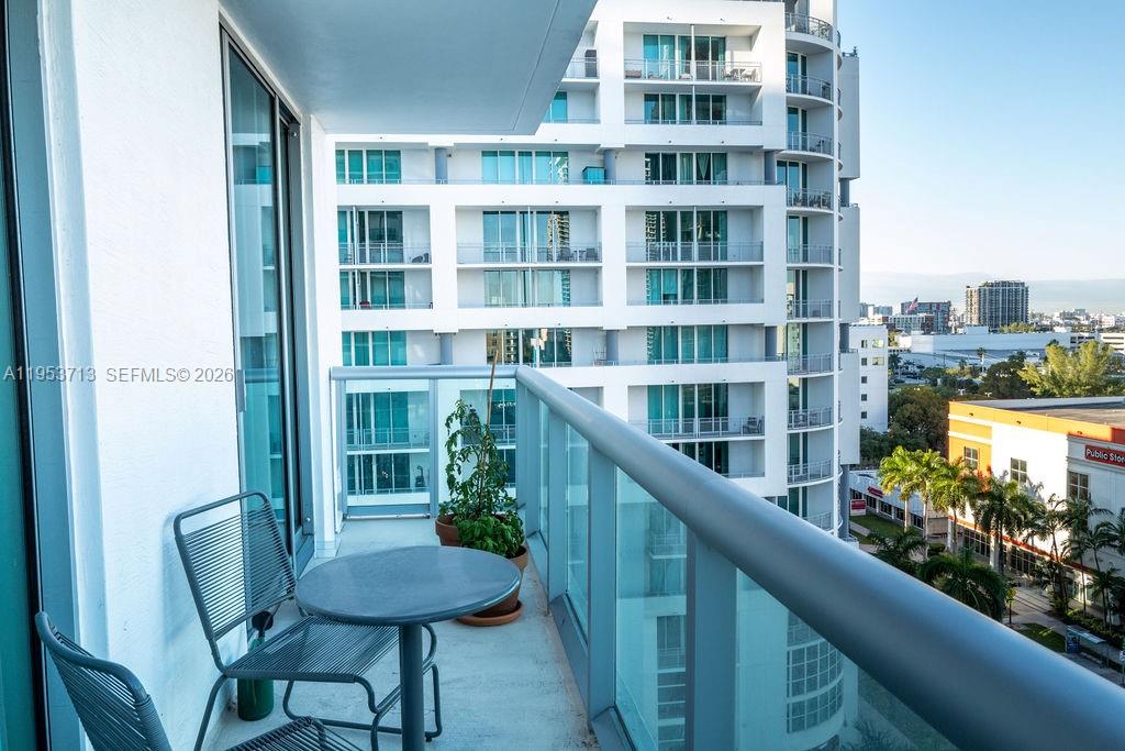 GALLERY ART CONDO - Residential