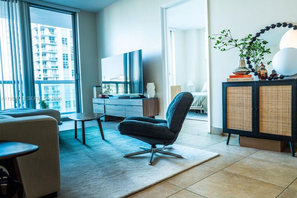 GALLERY ART CONDO - Residential