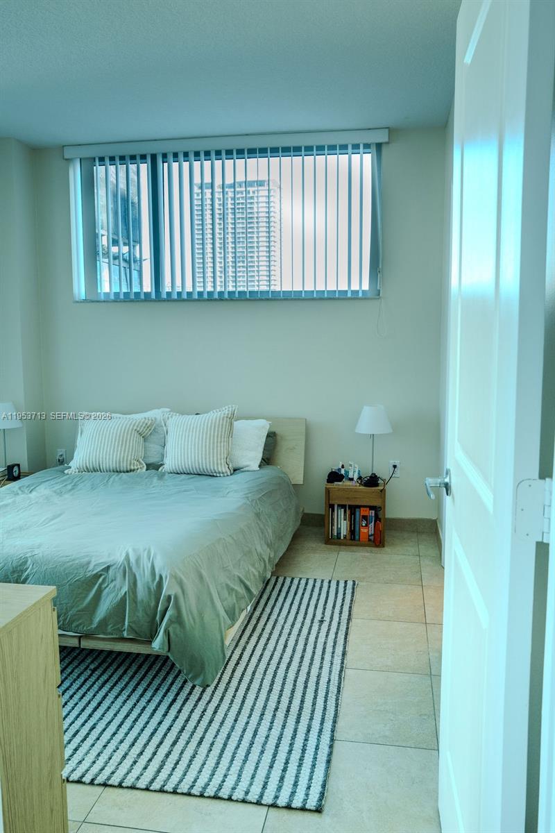 GALLERY ART CONDO - Residential