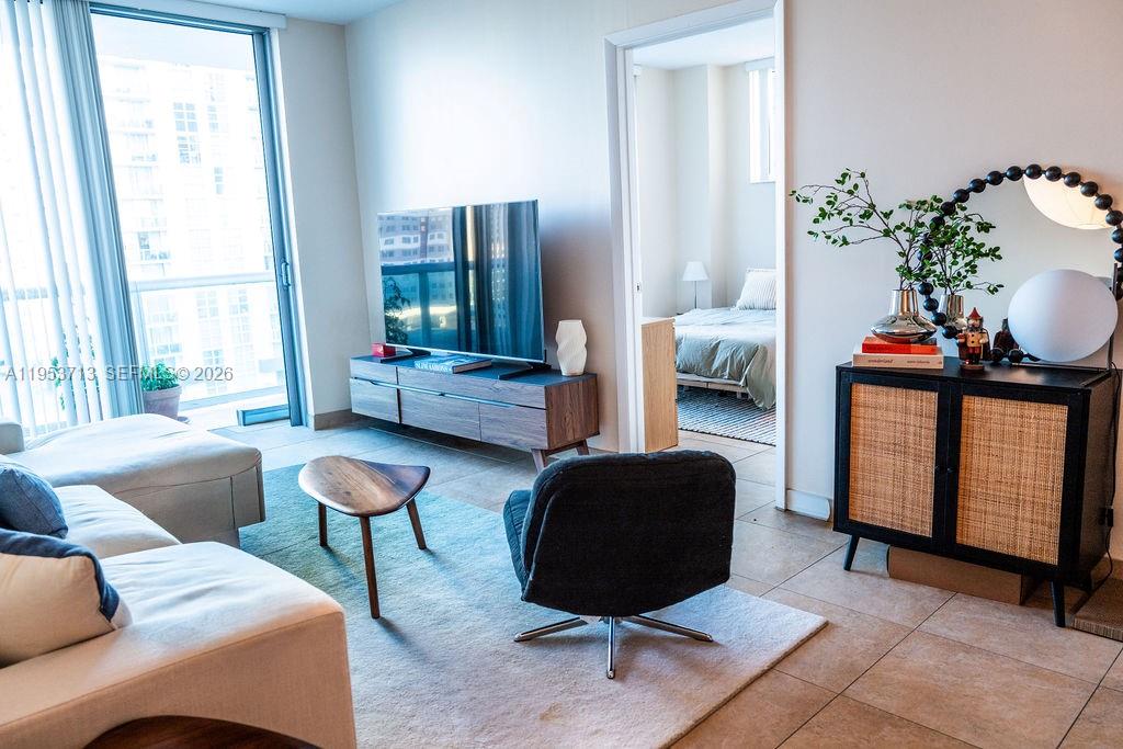 GALLERY ART CONDO - Residential