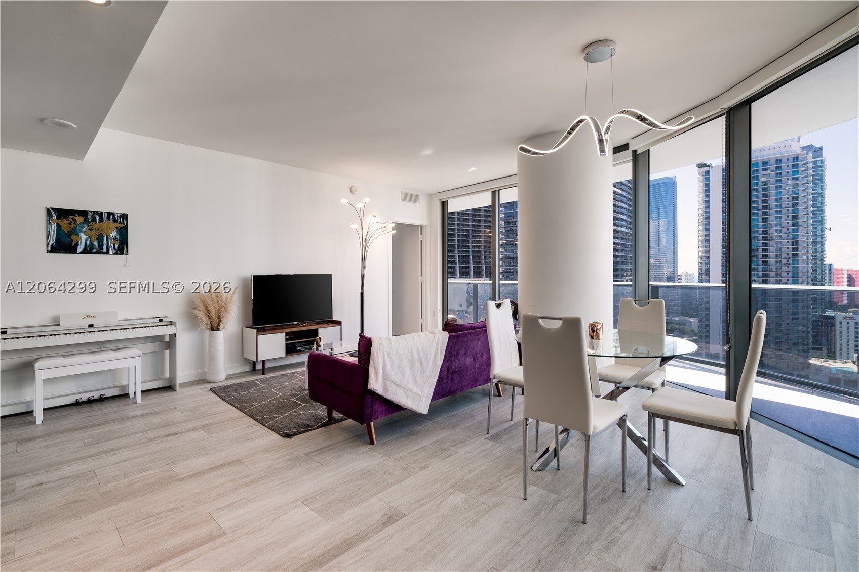 45 SW 9th St 2306