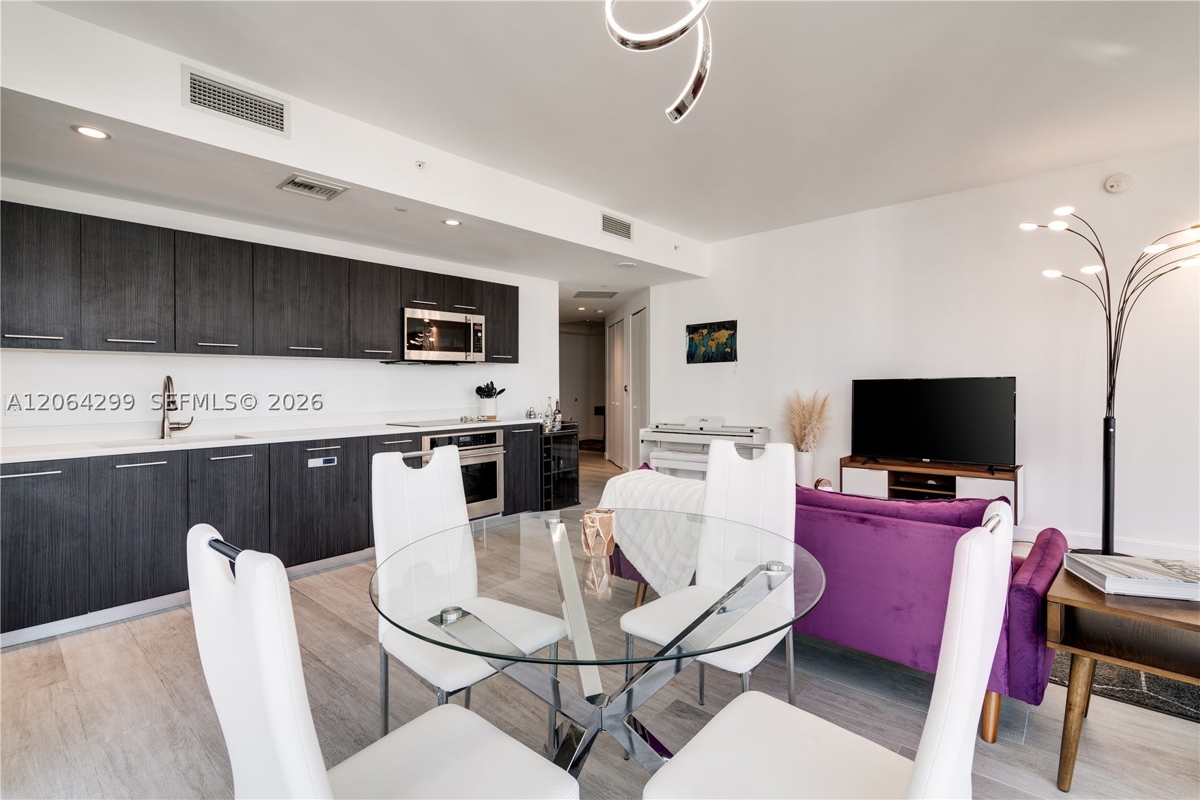 45 SW 9th St 2306