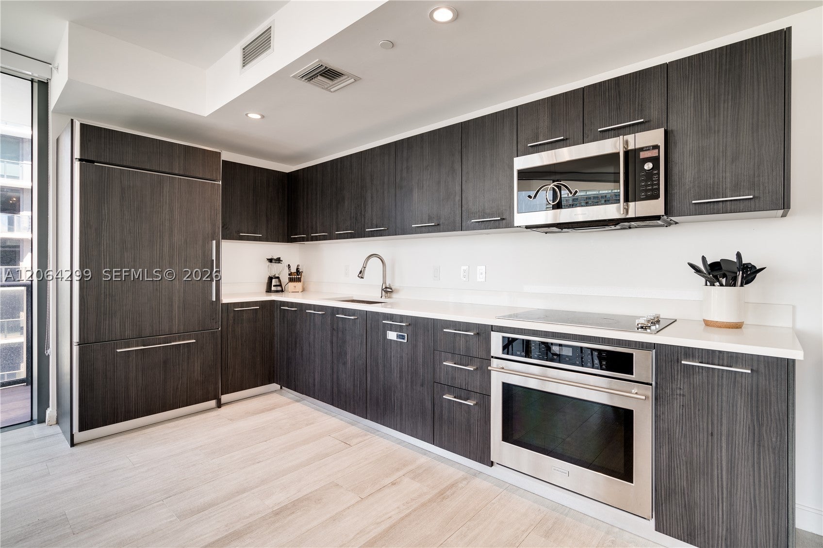 45 SW 9th St 2306