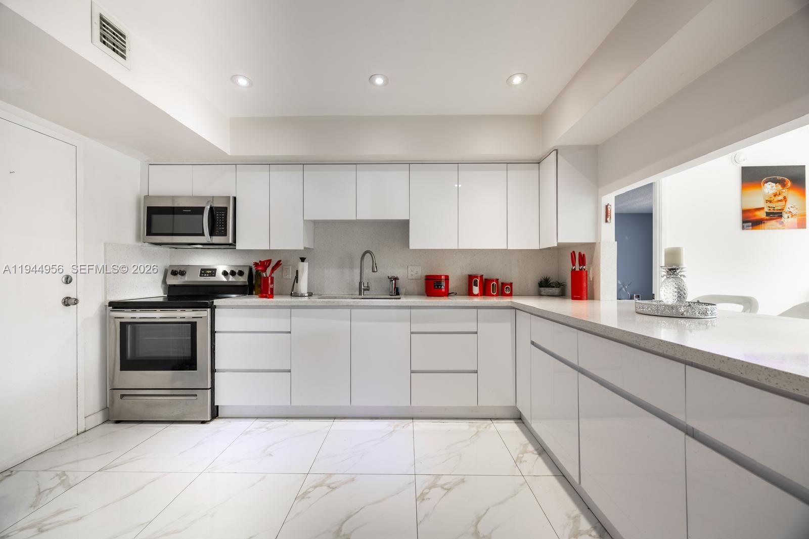 FAIRWAYS RIVIERA NORTH CO - Residential