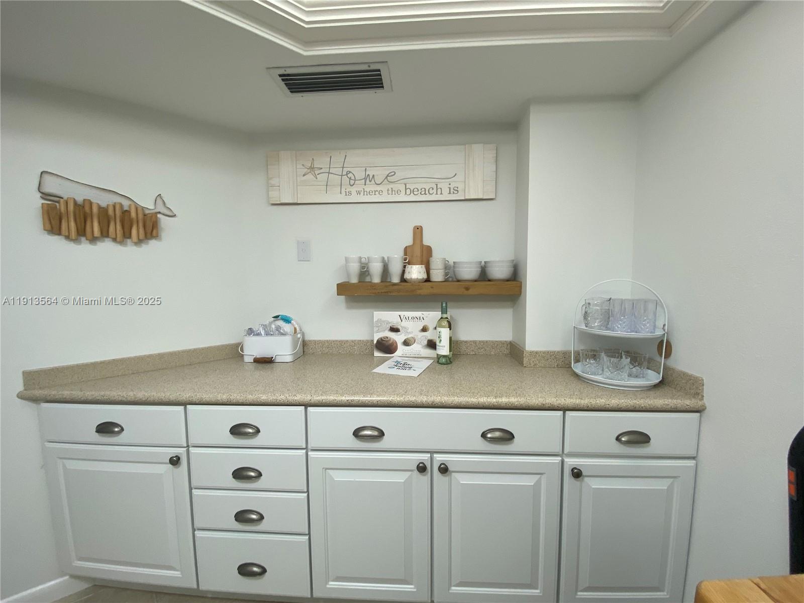 BARCLAY BEACH CLUB PHASE - Residential Lease