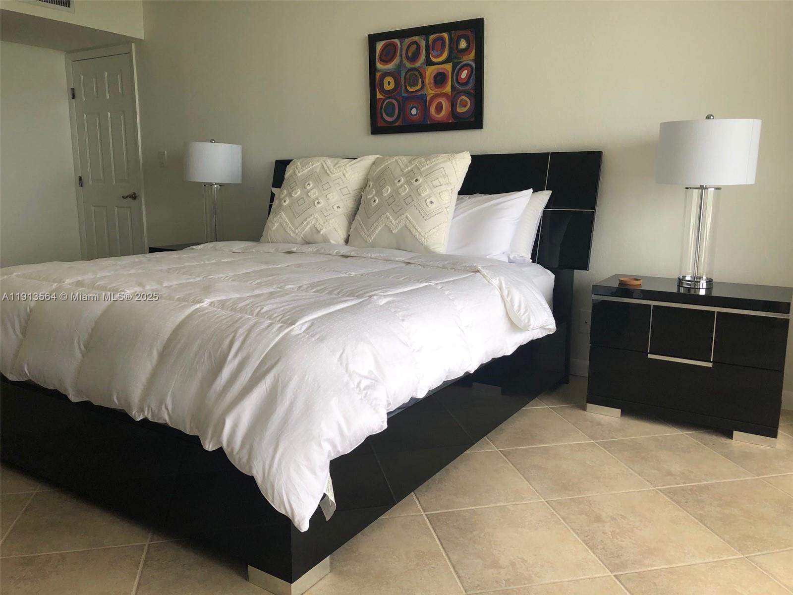 BARCLAY BEACH CLUB PHASE - Residential Lease