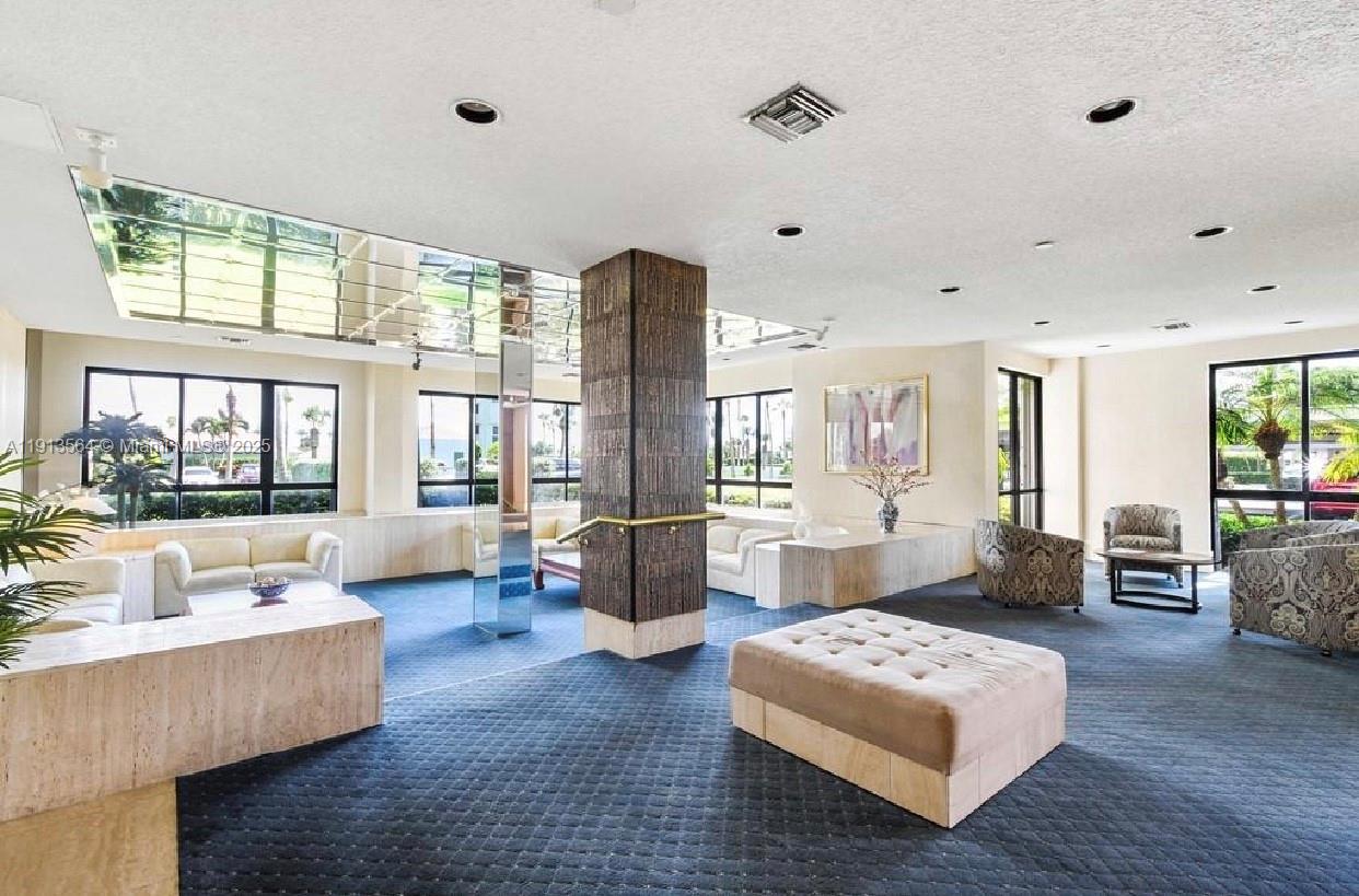 BARCLAY BEACH CLUB PHASE - Residential Lease