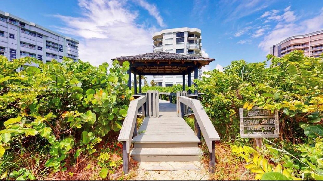 BARCLAY BEACH CLUB PHASE - Residential Lease