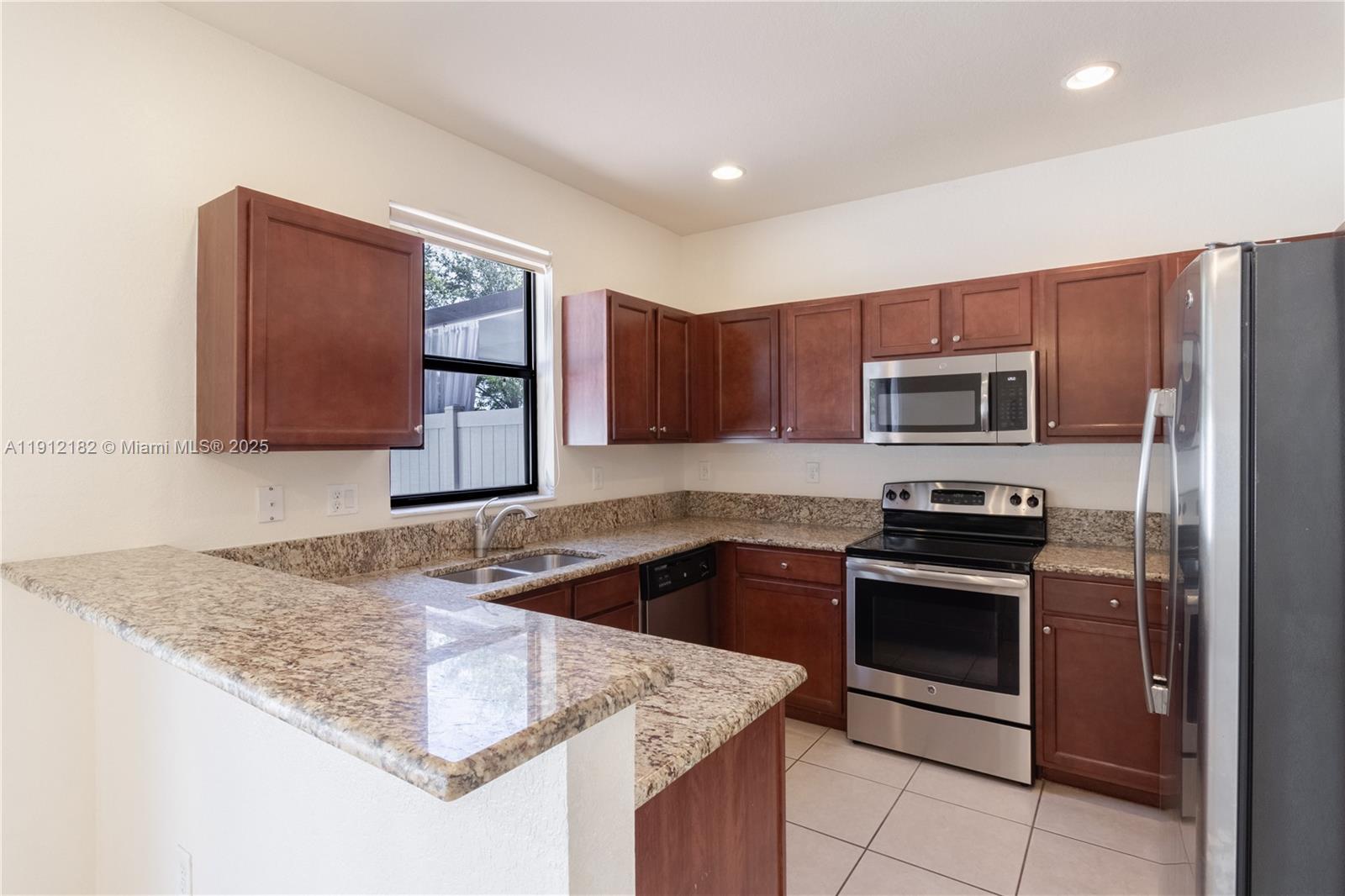 BELLAGIO ARAGON - Residential Lease