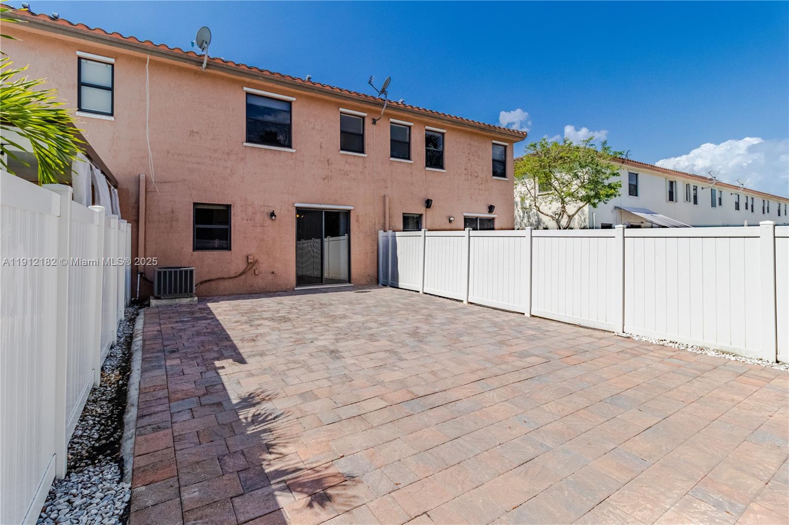 BELLAGIO ARAGON - Residential Lease