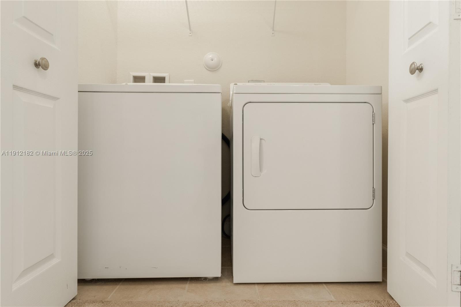 BELLAGIO ARAGON - Residential Lease