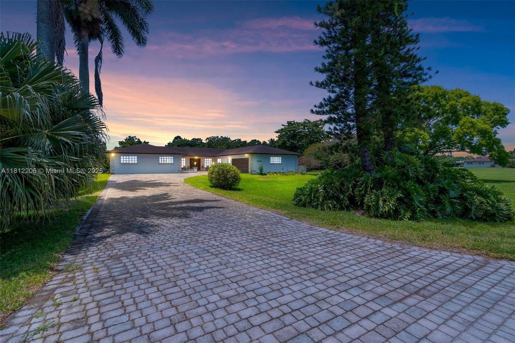 Photo of 17550 SW 59th Ct, Southwest Ranches, FL 33331 (MLS # A11812206)