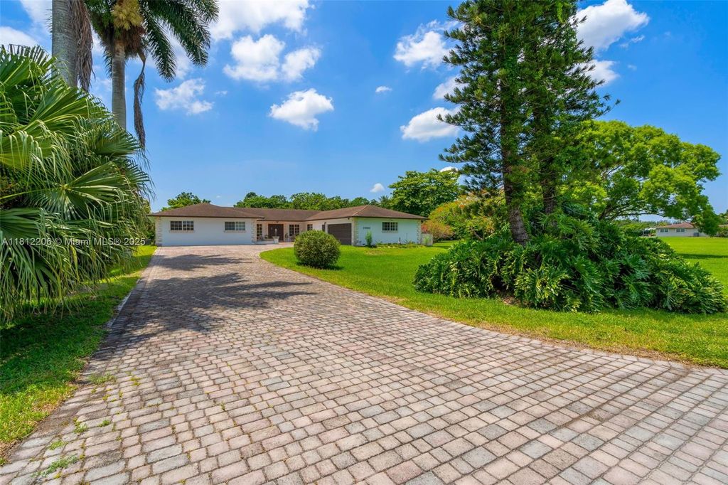 Photo of 17550 SW 59th Ct, Southwest Ranches, FL 33331 (MLS # A11812206)