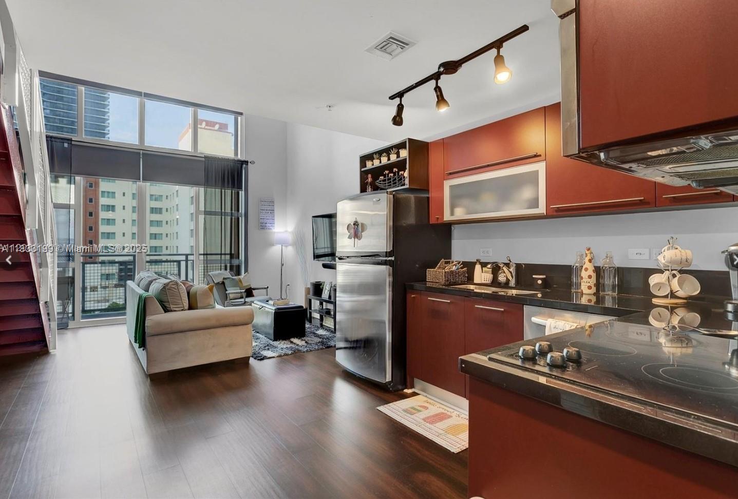 VIZCAYNE NORTH CONDO - Residential