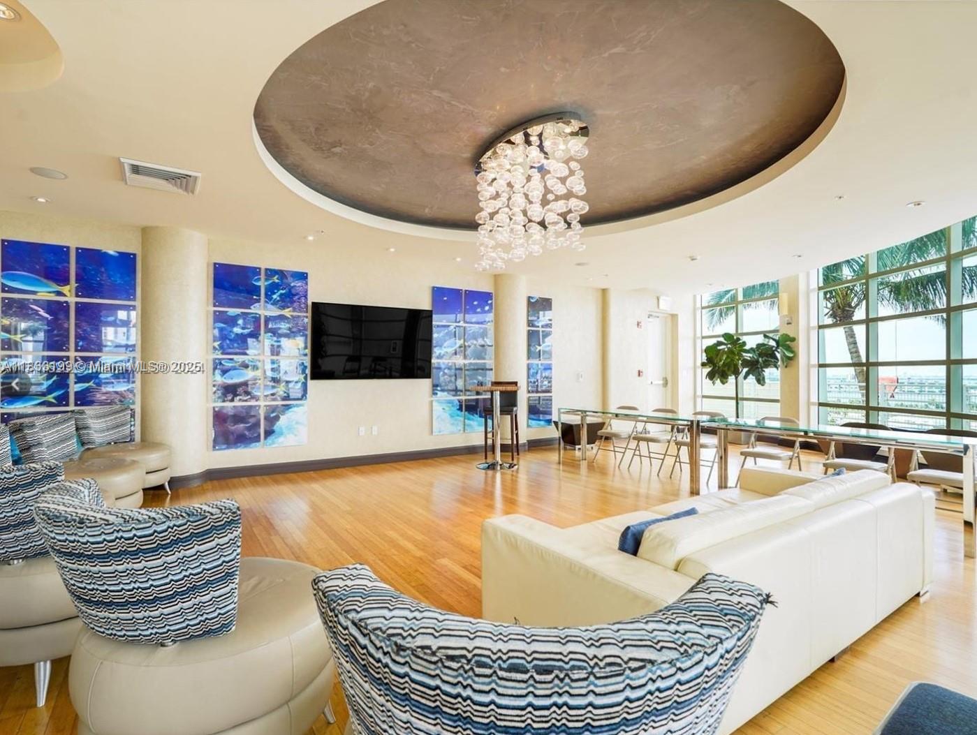 VIZCAYNE NORTH CONDO - Residential