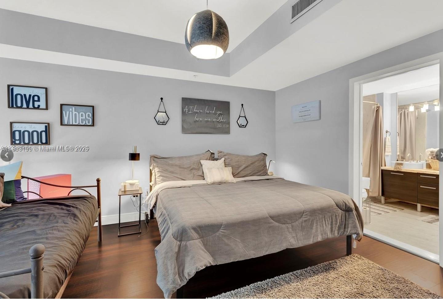 VIZCAYNE NORTH CONDO - Residential