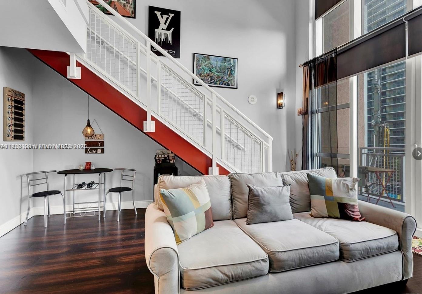 VIZCAYNE NORTH CONDO - Residential