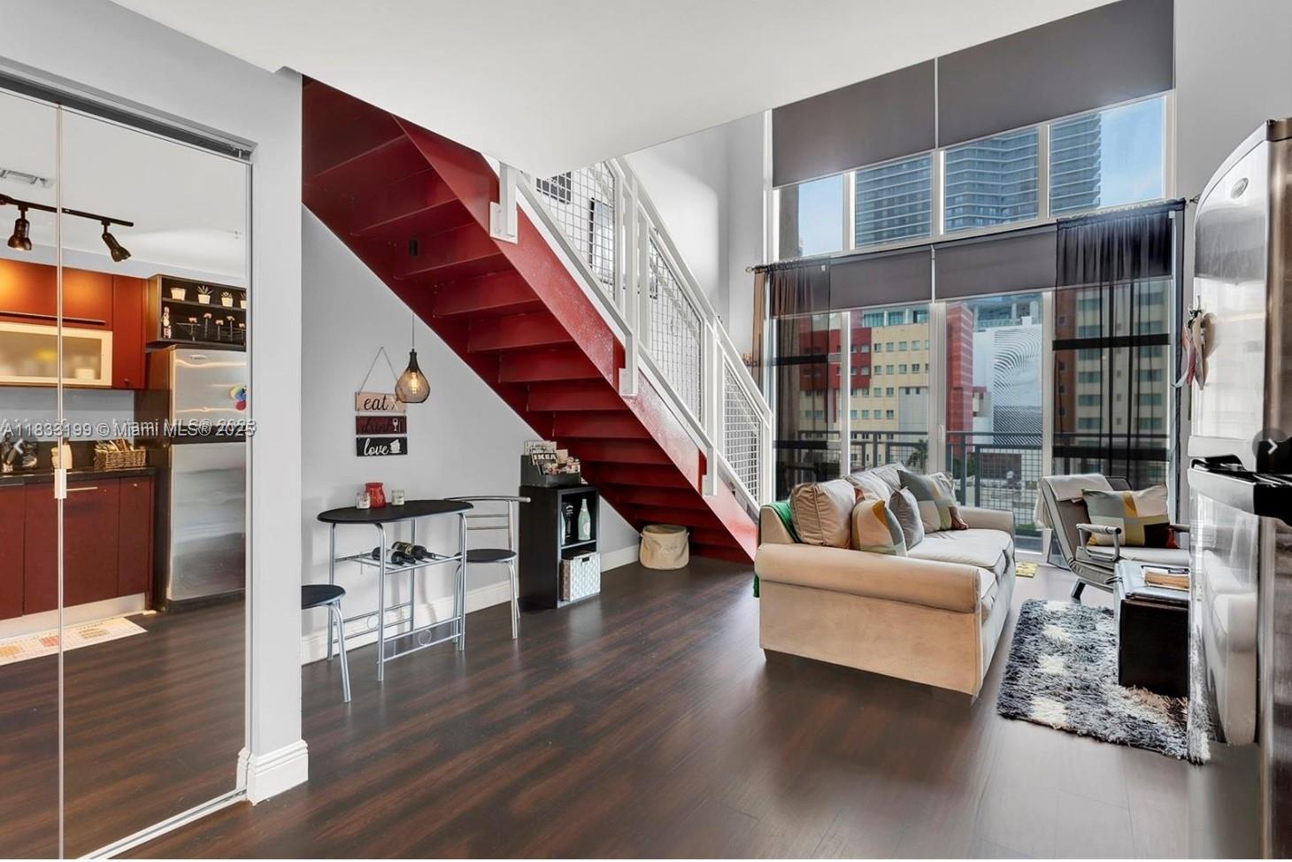 VIZCAYNE NORTH CONDO - Residential