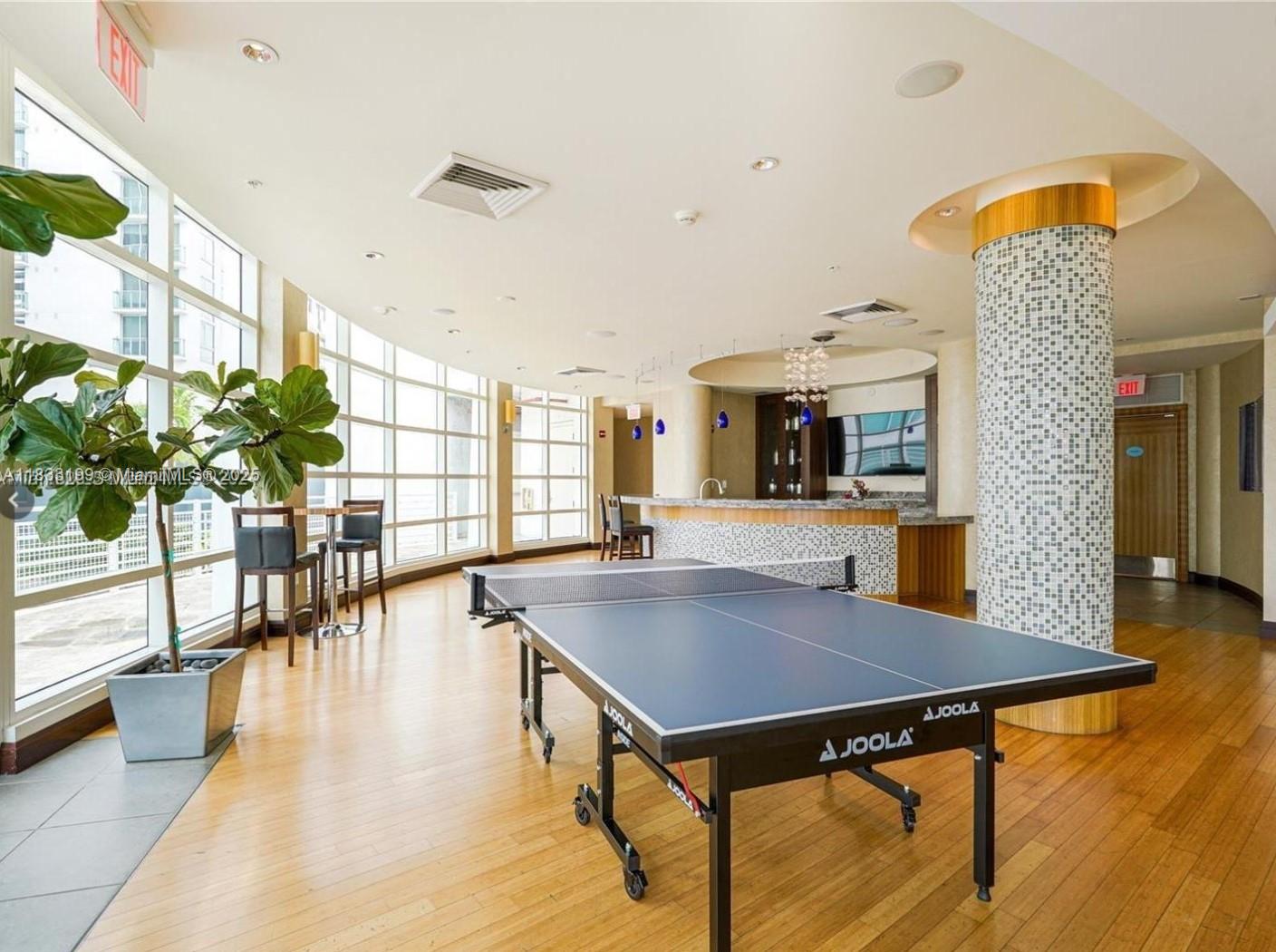 VIZCAYNE NORTH CONDO - Residential