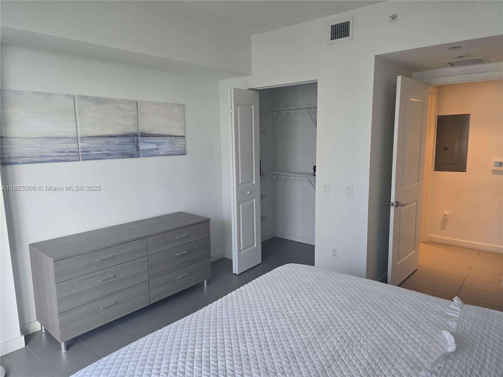 CANVAS CONDO - Residential