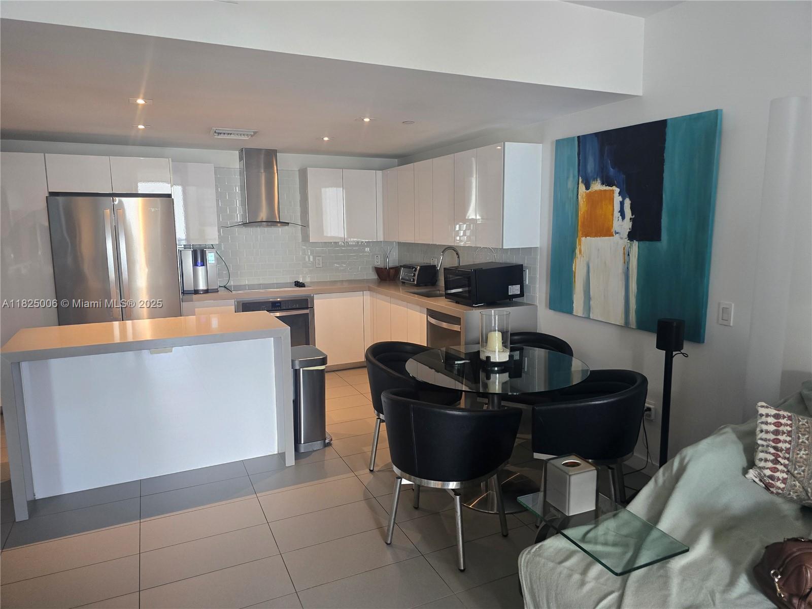 CANVAS CONDO - Residential